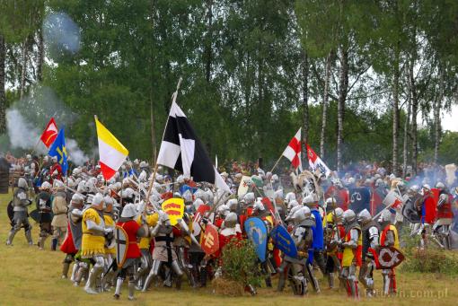Europa; Polska;  inscenizacja bitwy pod Grunwaldem w lipcu 2008; Grunwald; rycerz; chorgiew; bitwa