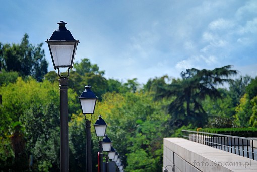 Hiszpania; Madryt; latarnia; lampa; latarnia uliczna