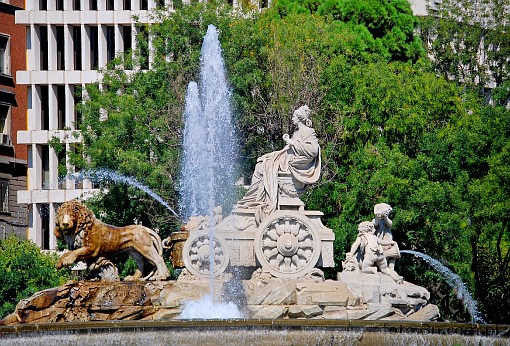 Hiszpania; Madryt; fontanna; woda