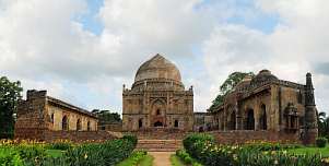 1BBN-0260; 6085 x 3100 pix; Azja, Indie, Delhi, ogrody Lodich, grobowiec Shish Gumbad