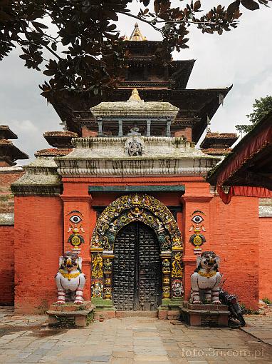 Azja; Nepal; Kathmandu; Durbar Square; Brama lwów; ¦wi±tynia Taleju