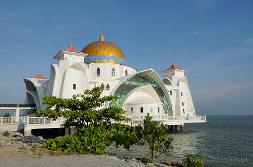 Azja; Malezja; Malakka; Meczet Straits; Meczet Selat; Masjid Selat; kopu³a; witra¿