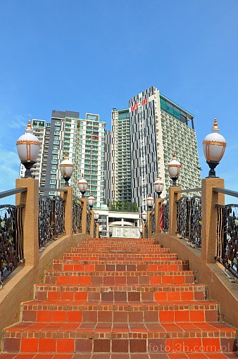 Azja; Malezja; Malakka; miasto; schody; wieowce; most