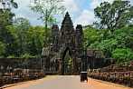 1BJE-0810; 4288 x 2848 pix; Azja, Kambodża, Angkor, Angkor Thom, brama południowa Angkor Thom