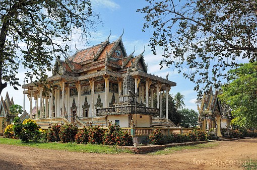 Azja; Kambod¿a; Battambang; Ek Phnom; ¦wi±tynia Ek Phnom; ¶wi±tynia