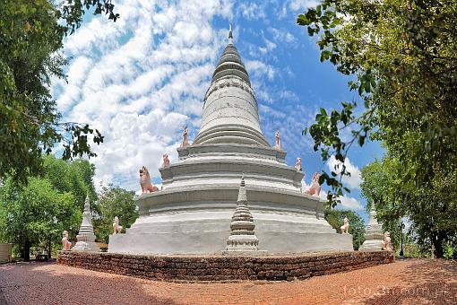 Azja; Kambod¿a; Phnom Penh; ¦wi±tynia Phnom; Wat Phnom; buddyzm