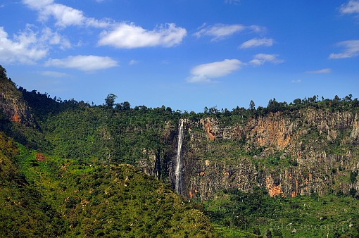 Afryka; Kenia; Kerio Valley; góry; wodospad